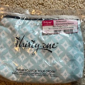 NWT Thirty-one Zipper pouch